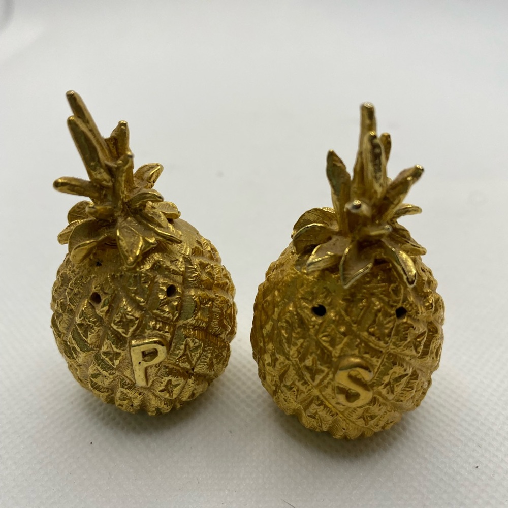Vintage Gold toned Metal Small Pineapple Salt and pepper Shakers.